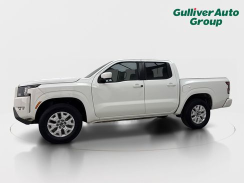 Used 2022 Nissan Frontier SV AWD/4WD image 2