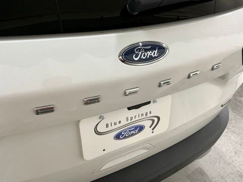 Used 2022 Ford Escape SEL w/ Technology Package FWD image 5