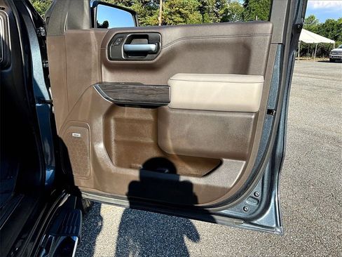 Certified 2021 Chevrolet Silverado 1500 LTZ w/ Technology Package image 31