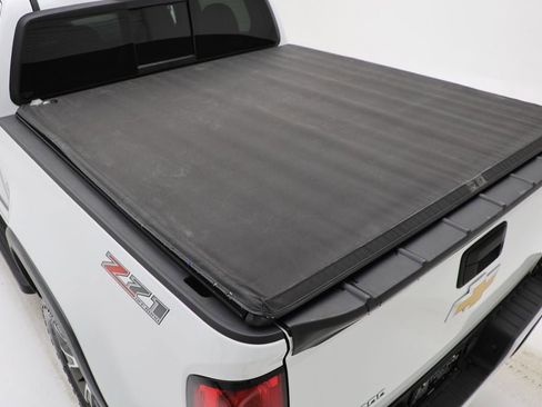 Used 2015 Chevrolet Colorado Z71 image 12