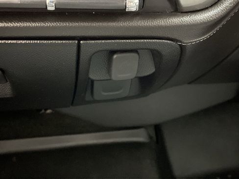 Used 2017 Chevrolet Silverado 1500 LTZ Z71 w/ Realtree Edition image 21