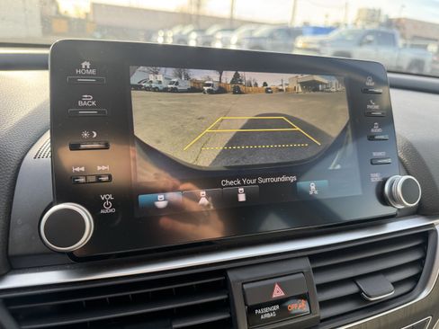 Used 2018 Honda Accord Touring image 27