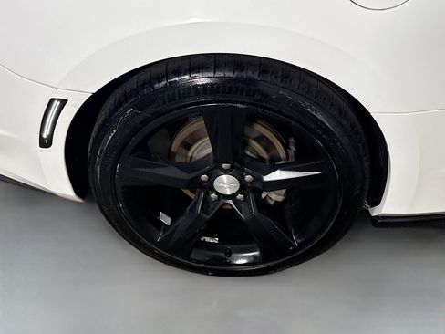 Used 2019 Chevrolet Camaro LT image 31