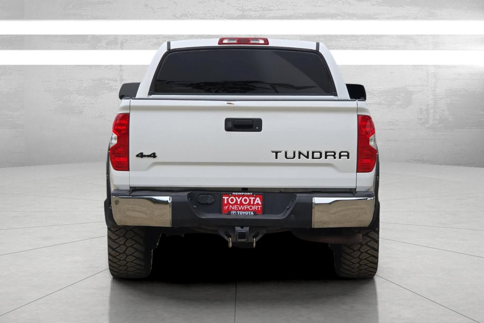 Used 2018 Toyota Tundra SR5 w/ SR5 Upgrade Package AWD/4WD image 5