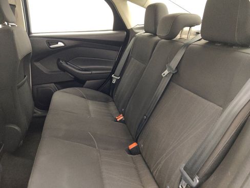 Used 2018 Ford Focus SE FWD image 18