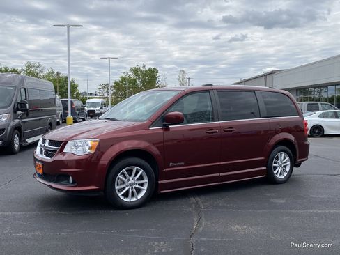 Used 2019 Dodge Grand Caravan SXT FWD image 4