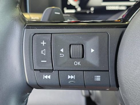 Used 2023 Nissan Pathfinder Platinum FWD image 36