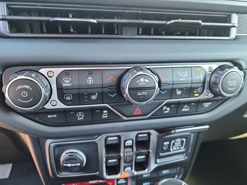 New 2025 Jeep Gladiator Rubicon image 5