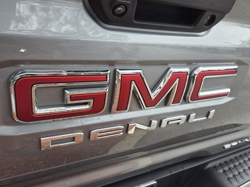 Used 2026 GMC Canyon Denali AWD/4WD image 19