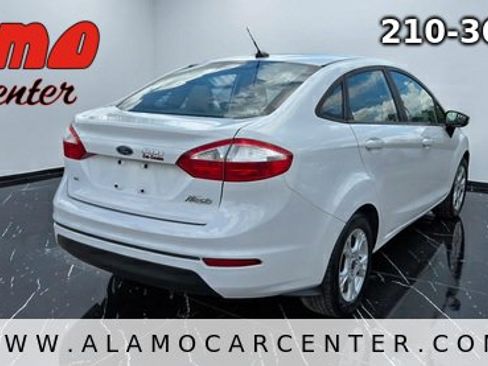Used 2016 Ford Fiesta SE FWD image 5
