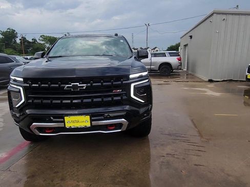 Certified 2025 Chevrolet Tahoe Z71 w/ Comfort Package AWD/4WD image 3