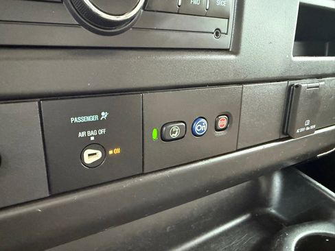 Used 2019 Chevrolet Express 2500 w/ Driver Convenience Package image 23