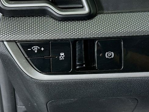 Used 2024 Kia Sportage LX image 16