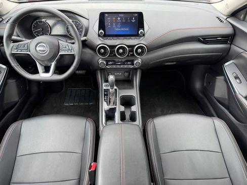 Used 2025 Nissan Sentra SR w/ SR Premium Package FWD image 10