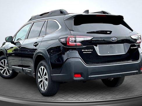 Used 2024 Subaru Outback Premium AWD/4WD image 4