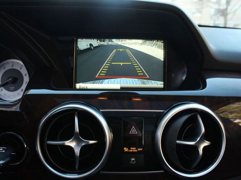 Used 2015 Mercedes-Benz GLK 350 4MATIC w/ Premium 1 Package image 36