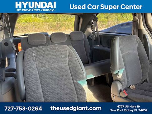 Used 2007 Chrysler Town & Country LX w/ Popular Equipment Group II FWD image 9