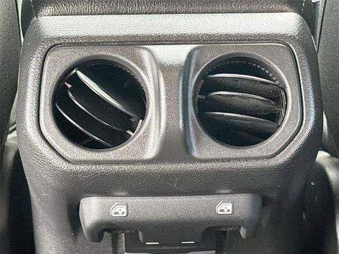 Used 2022 Jeep Wrangler Unlimited Rubicon w/ Steel Bumper Group image 26