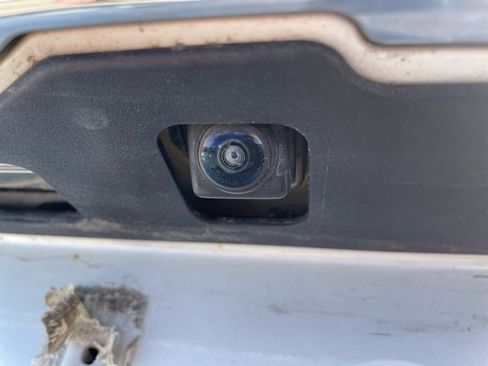 Used 2018 Nissan Rogue SV w/ Premium Package image 10