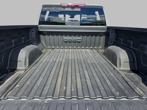 Used 2025 GMC Sierra 1500 AT4 w/ AT4 Premium Package AWD/4WD image 13