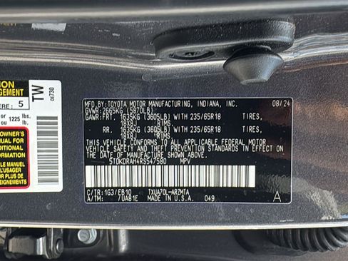 Certified 2024 Toyota Highlander XLE image 22