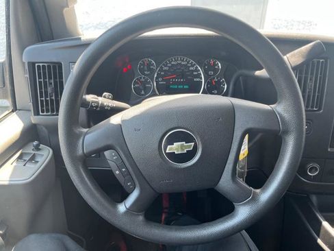 Used 2018 Chevrolet Express 2500 LT w/ LT Preferred Equipment Group image 18