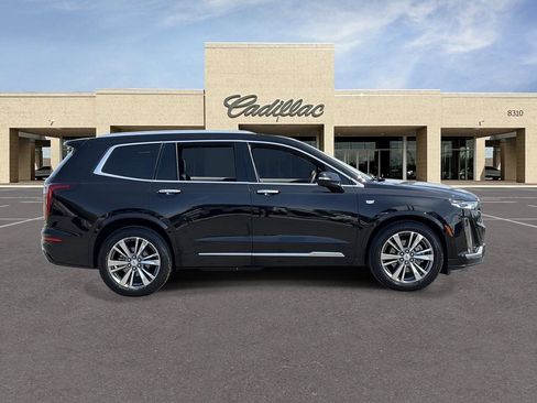 Used 2020 Cadillac XT6 Premium Luxury FWD image 4