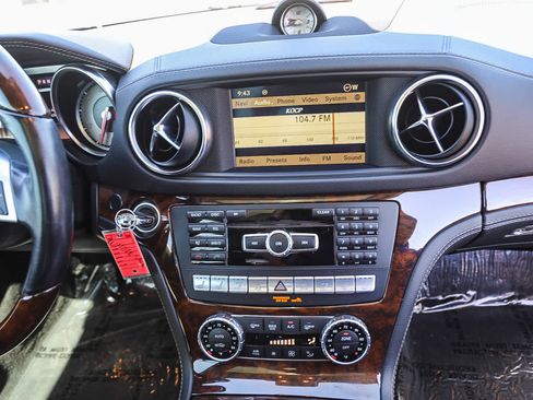 Used 2013 Mercedes-Benz SL 550 image 14