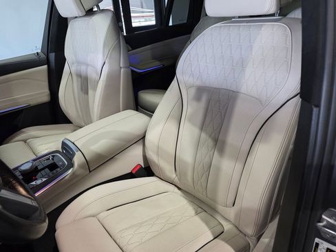 Used 2023 BMW X7 xDrive40i w/ Executive Package AWD/4WD image 13