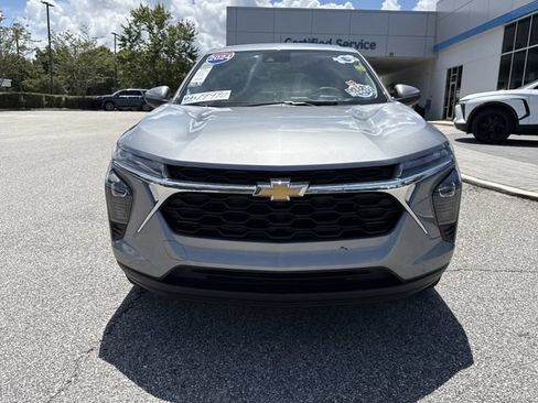 Used 2024 Chevrolet Trax LS w/ LS Convenience Package FWD image 8