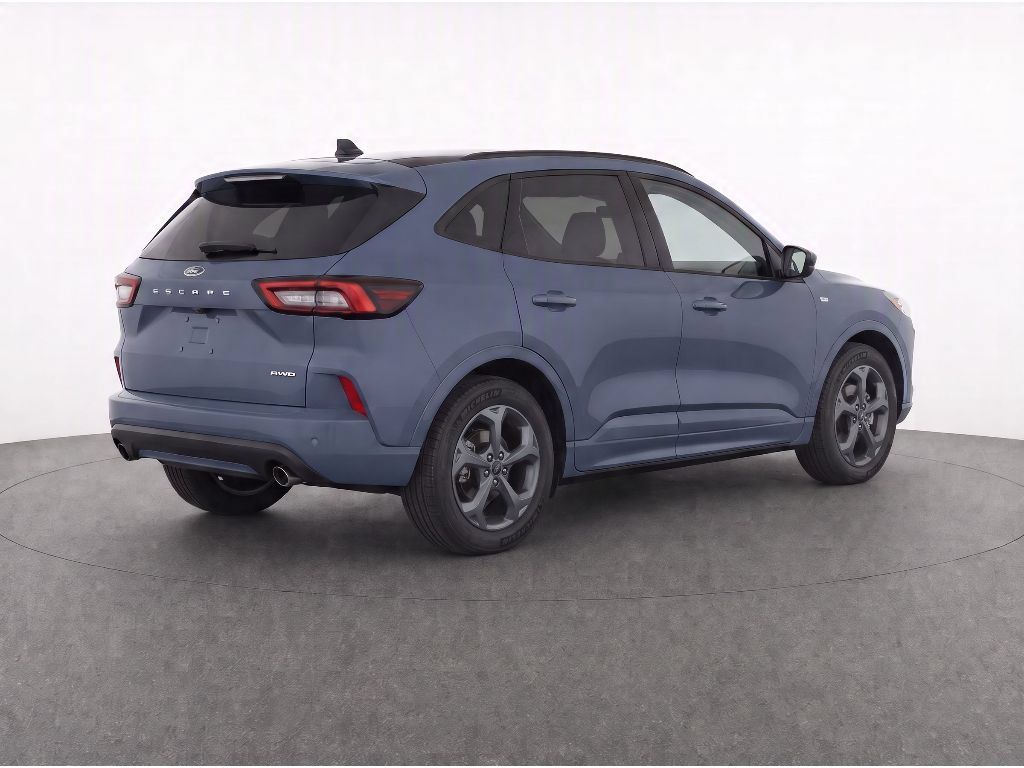 Used 2023 Ford Escape ST-Line w/ Tech Pack #1 AWD/4WD image 5