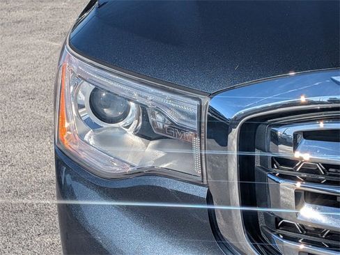 Used 2019 GMC Acadia SLT image 9