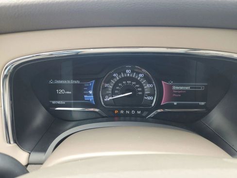 Used 2017 Lincoln Navigator L Select RWD image 18