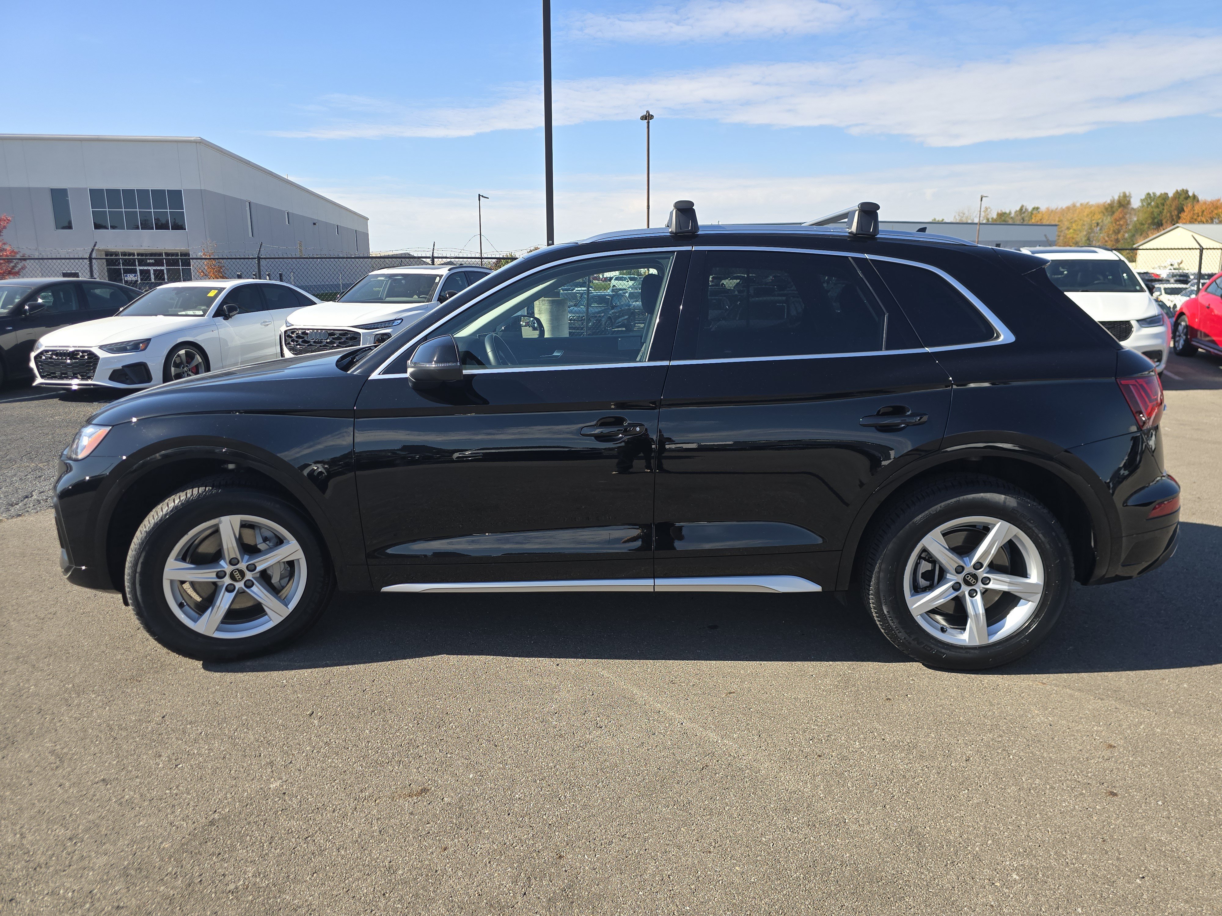 Certified 2023 Audi Q5 2.0T Premium w/ Convenience Package AWD/4WD image 4