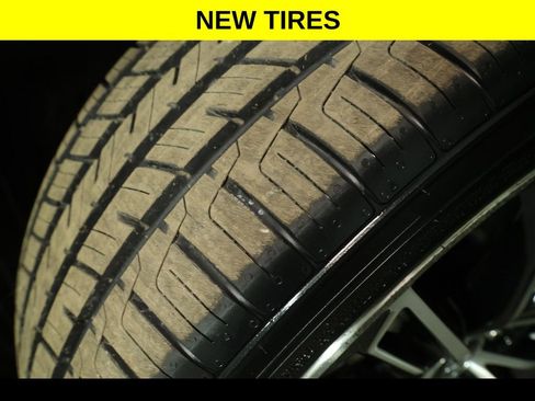 Used 2019 Toyota Avalon Touring image 6