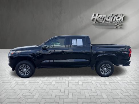 Used 2024 Chevrolet Colorado LT AWD/4WD image 7