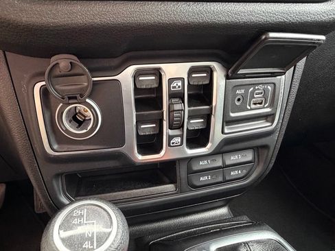 Used 2024 Jeep Gladiator Sport AWD/4WD image 27