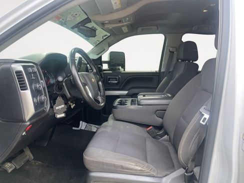 Used 2018 Chevrolet Silverado 1500 LT w/ All Star Edition image 9