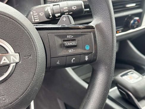 Certified 2023 Nissan Rogue SV FWD image 29
