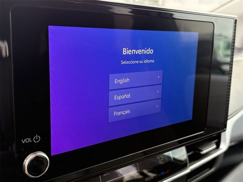 Used 2025 Toyota Sienna LE image 18