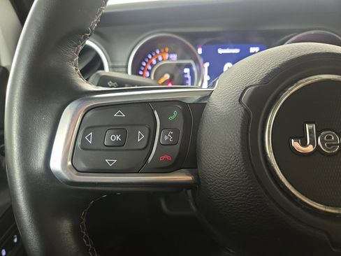 Used 2020 Jeep Gladiator Overland image 15