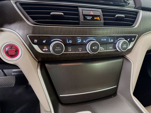 Used 2018 Honda Accord Touring image 19