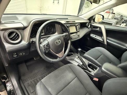 Used 2018 Toyota RAV4 XLE w/ Carpet Mat Package FWD image 14