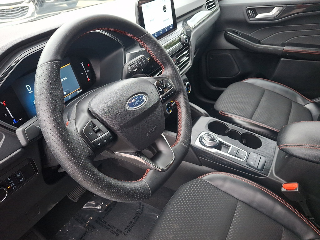 Used 2025 Ford Escape ST-Line FWD image 25