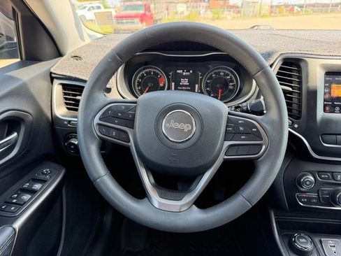 Used 2020 Jeep Cherokee Latitude Plus AWD/4WD image 9