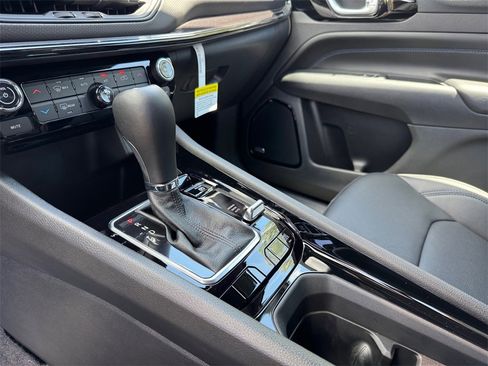 New 2025 Jeep Compass Limited w/ Sun & Sound Group image 24