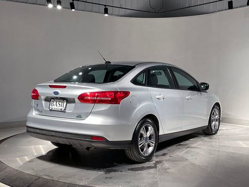 Used 2017 Ford Focus SE FWD image 11