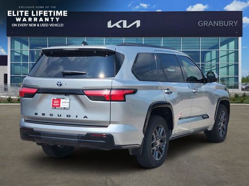 Used 2023 Toyota Sequoia Platinum AWD/4WD image 5