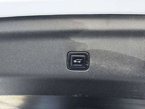 Used 2023 Chevrolet Tahoe Z71 w/ Luxury Package AWD/4WD image 59