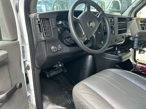 Used 2011 Chevrolet Express 3500 w/ School Bus Package RWD image 11
